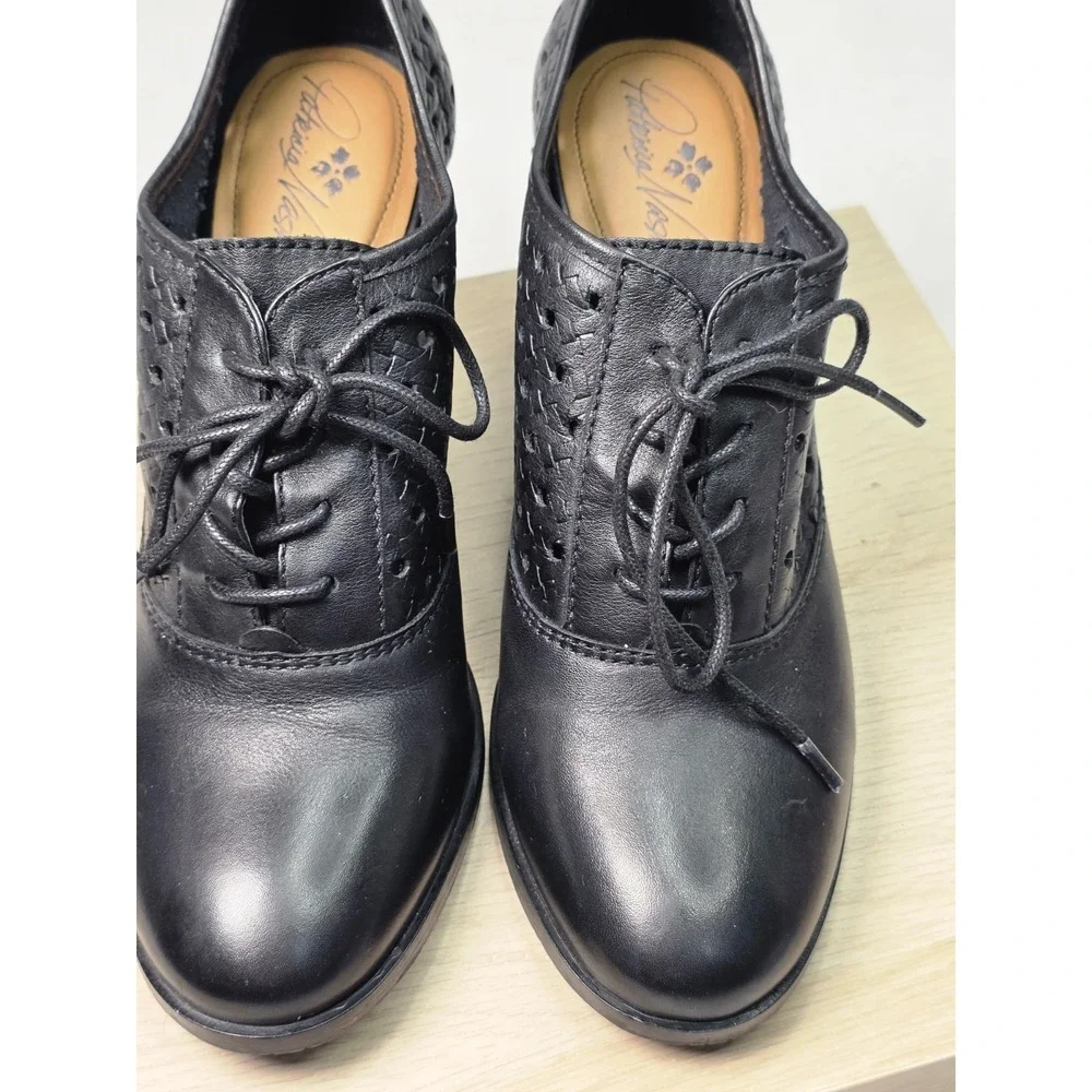 Patricia Nash Parma Women's 7.5 Heeled Oxford Perforated Woven Black Leather